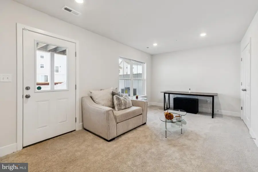 10939 Drummond Pl, White Plains, MD 20695 - #3