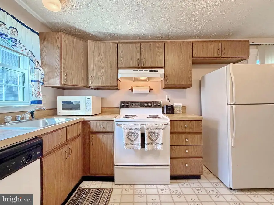 4194 Log Teal Dr, Waldorf, MD 20603 - #3