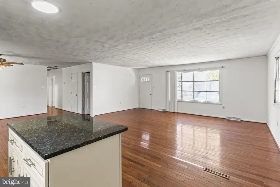 8400 Warren Dr, Pomfret, MD 20675 - #3