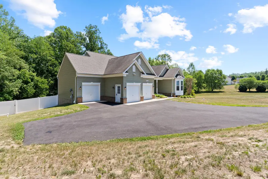 15820 Chalice Vine Ct, Hughesville, MD 20637 - #2