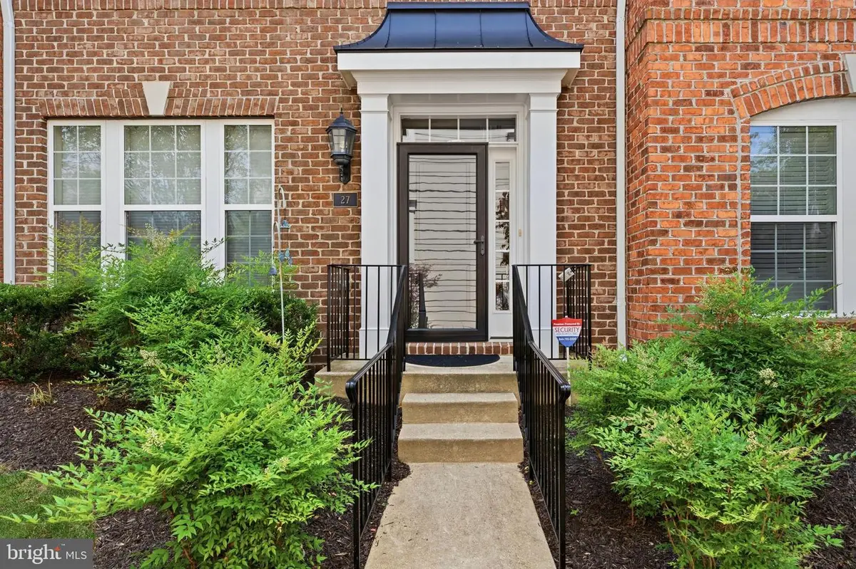 27 Steeplechase Dr, La Plata, MD 20646 - #1