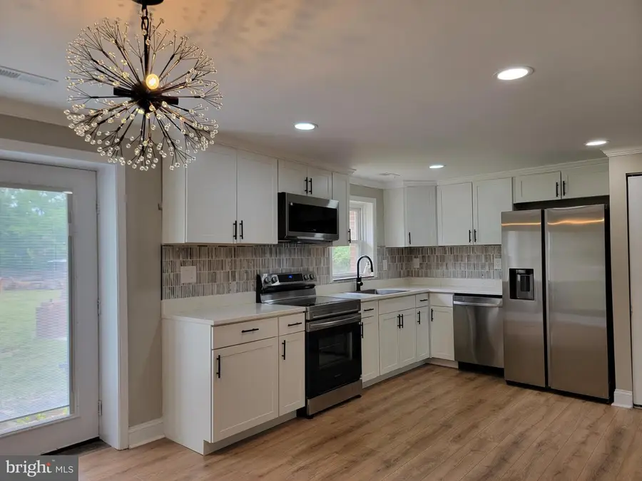 906 Washington Ave, La Plata, MD 20646 - #3