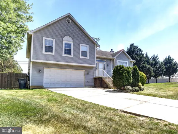 10389 Chamberlin Ct E, WALDORF, MD 20601