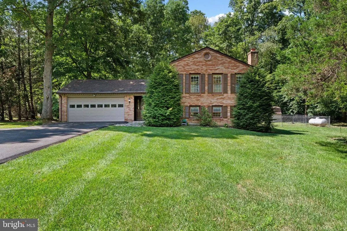 9242 Mimosa Dr, La Plata, MD 20646 - #1