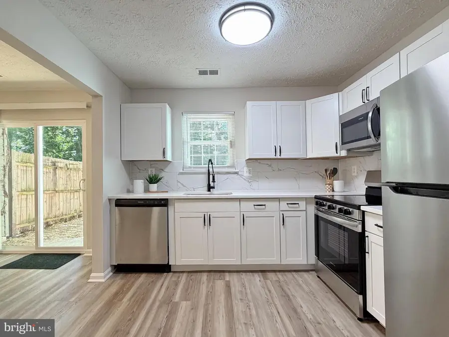 16 Chinaberry Ln, Indian Head, MD 20640 - #3
