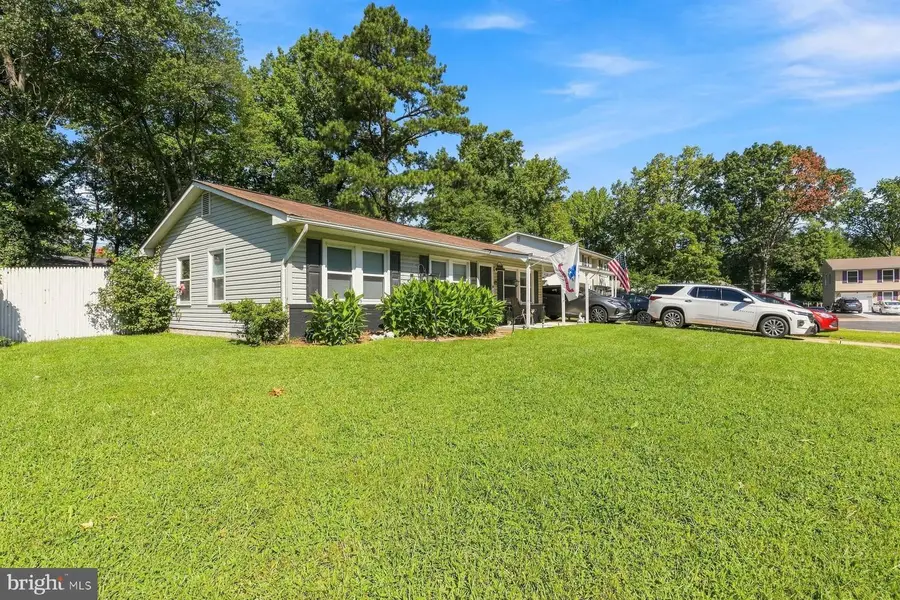 806 Oxford Ct, Waldorf, MD 20602 - #3