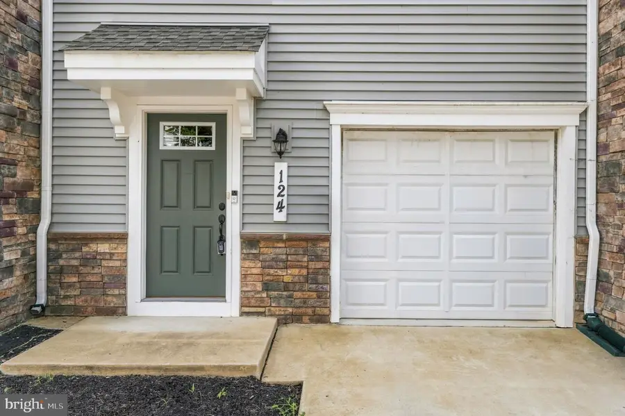 124 Seldovia Dr, Indian Head, MD 20640 - #2