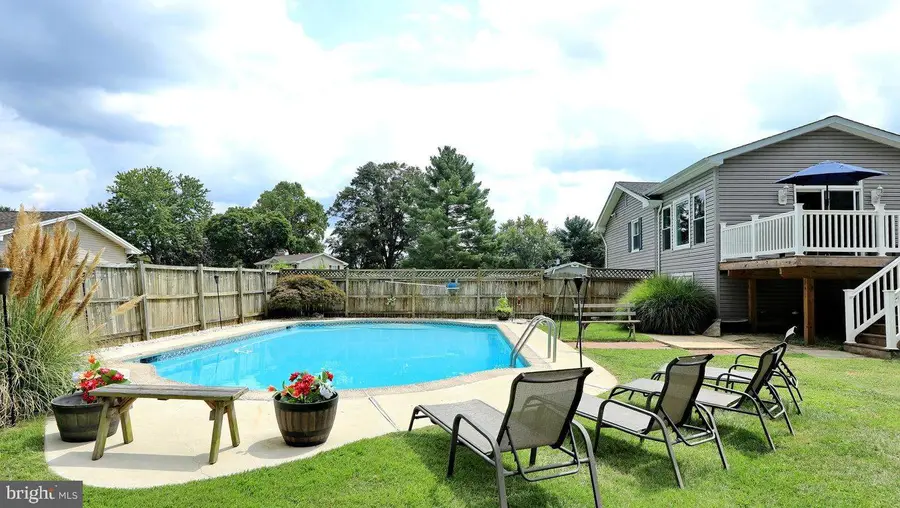 9266 Windsor Dr, La Plata, MD 20646 - #2