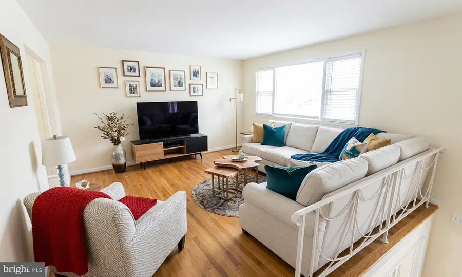 15222 Hughesville Manor Dr, Hughesville, MD 20637 - #2