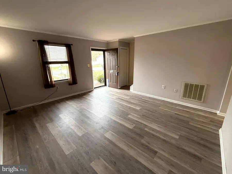 341 Academy Ave, Denton, MD 21629 - #2