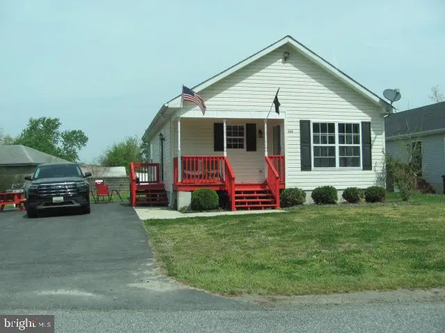 325 Carter Ave, Denton, MD 21629 - #2