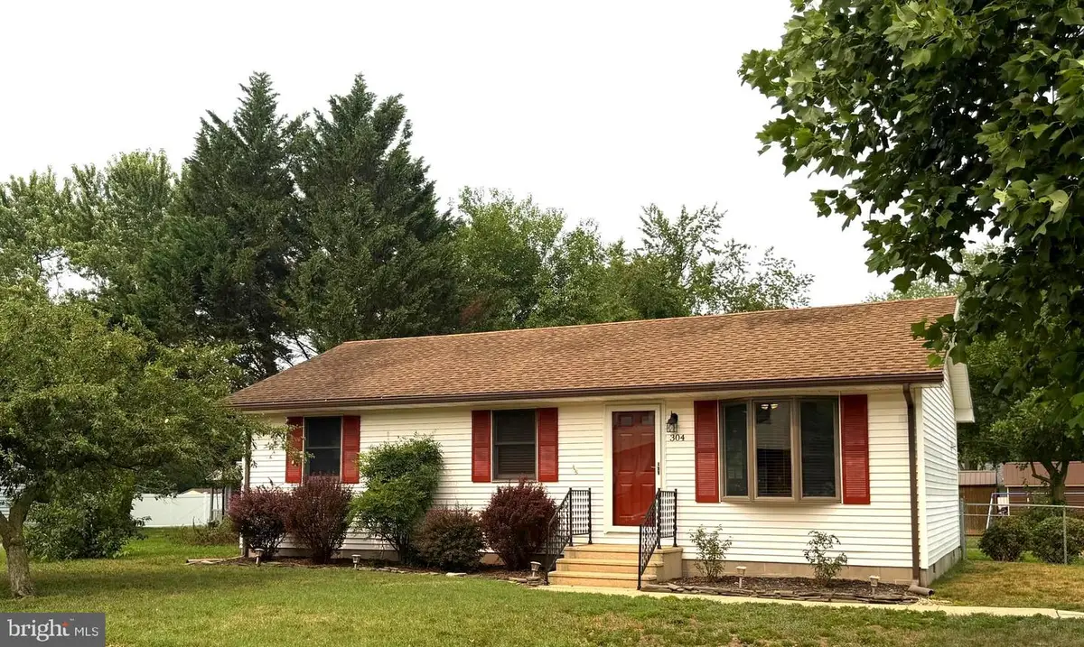 304 Academy Ave, Denton, MD 21629 - #1