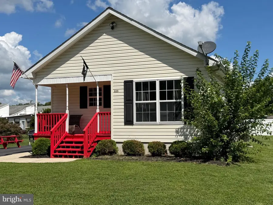 325 Carter Ave, Denton, MD 21629 - #2