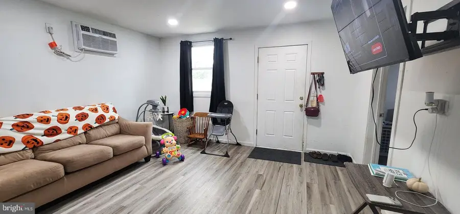 533 Gay St, Denton, MD 21629 - #2