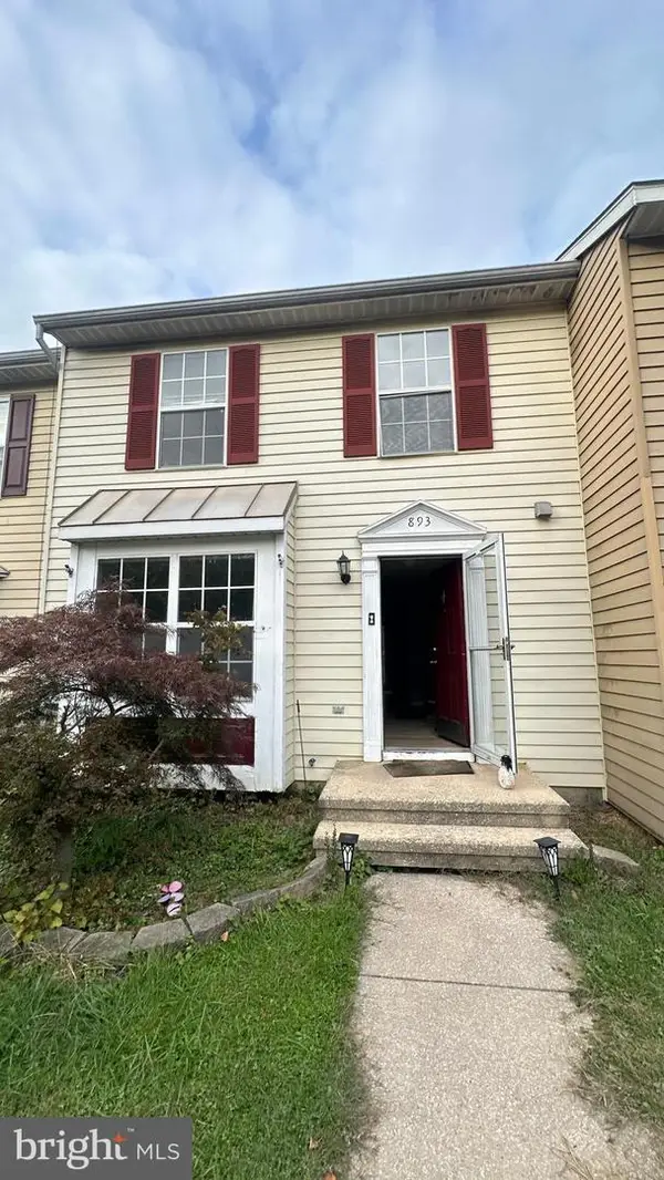 893 Century St, HAMPSTEAD, MD 21074