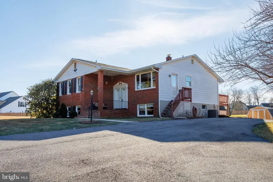 4390 Cherry Tree Ln, Sykesville, MD 21784 - Image #2