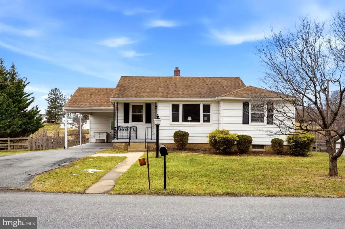 6304 W Hemlock Dr, Sykesville, MD 21784 - #1