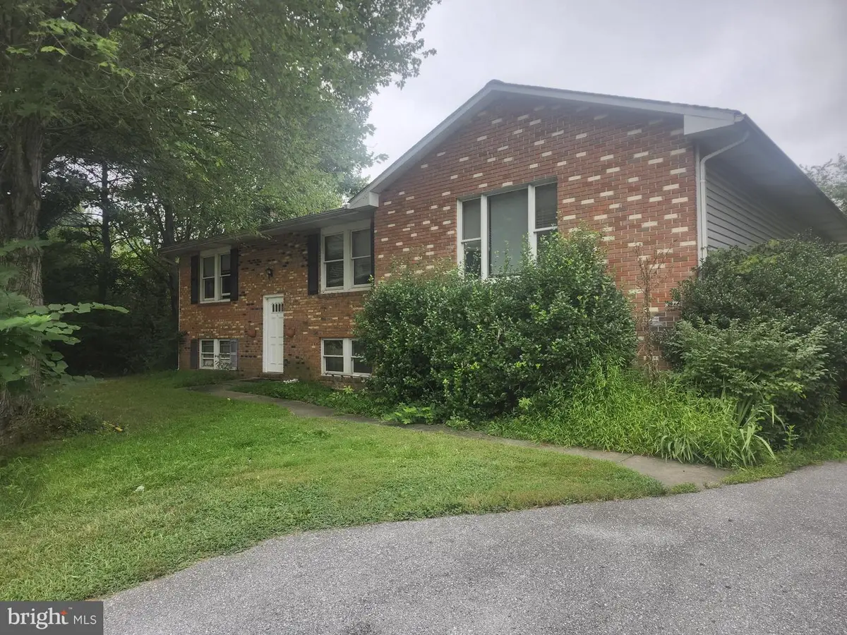 832 Chanter Dr, Westminster, MD 21157 - Image #1