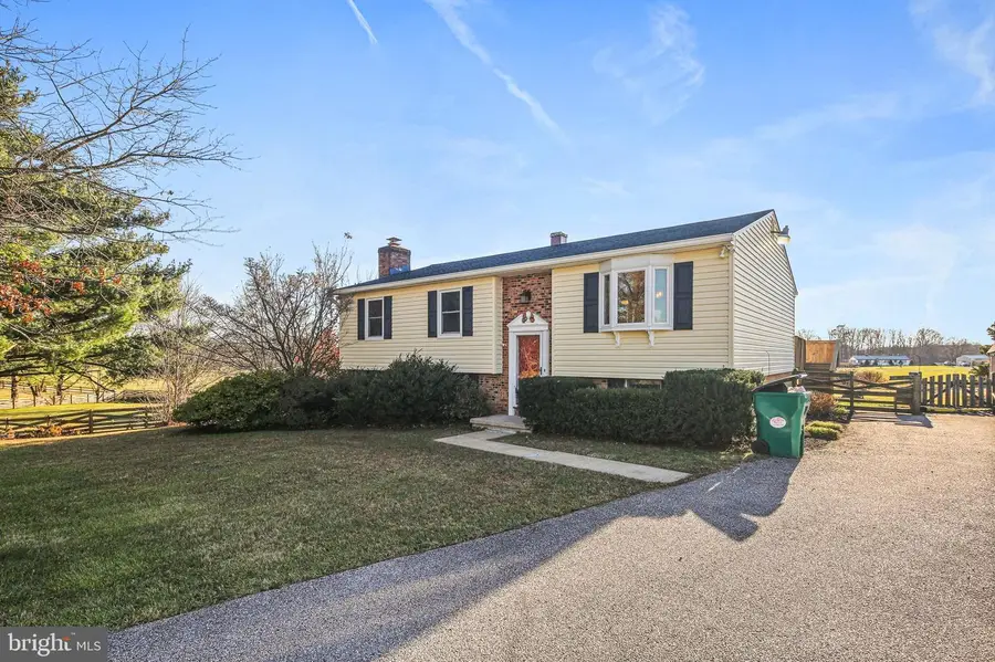 601 Sherry Dr, Sykesville, MD 21784 - Image #2