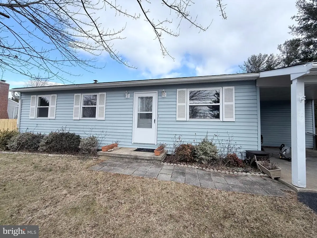 742 Holliday Ln, Westminster, MD 21157 - Image #1