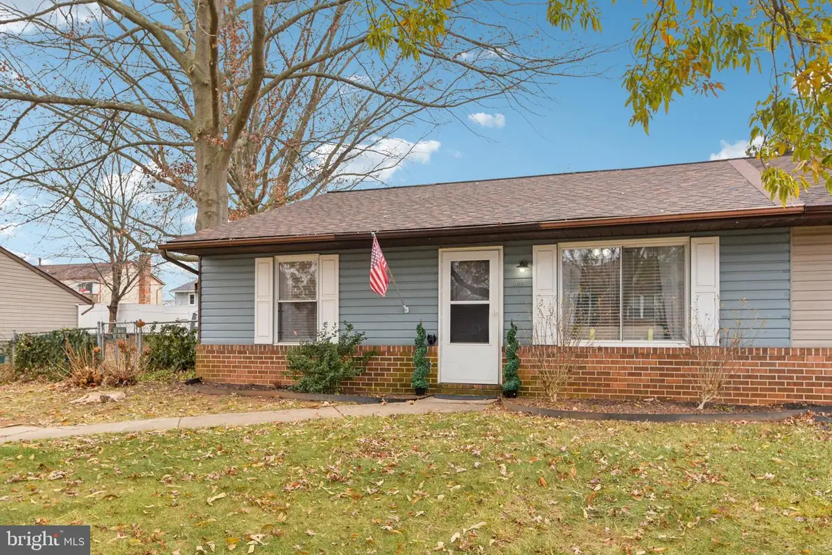 827 Johahn Dr, Westminster, MD 21158 - Image #1