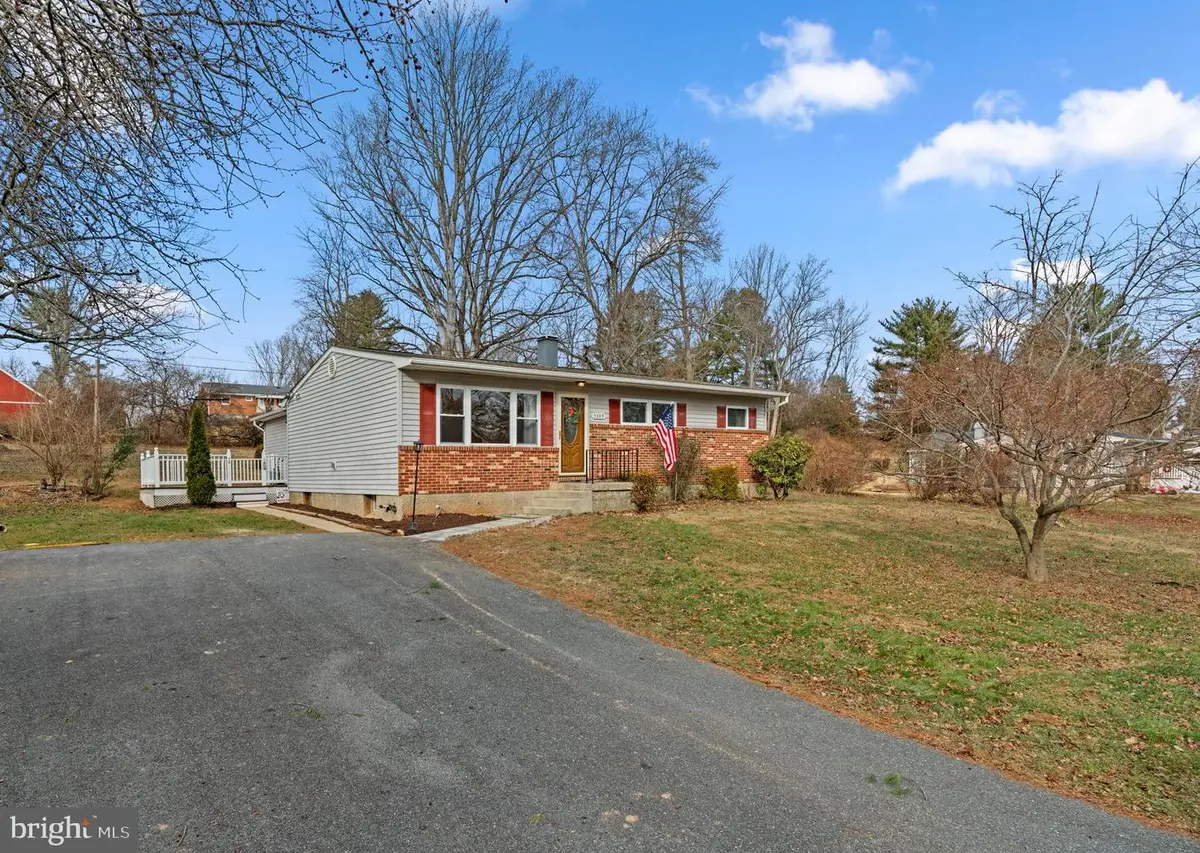 5309 Wendy Rd, Sykesville, MD 21784 - Image #1