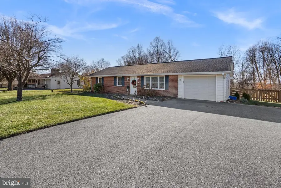 319 Wayne Ave, Westminster, MD 21157 - Image #2