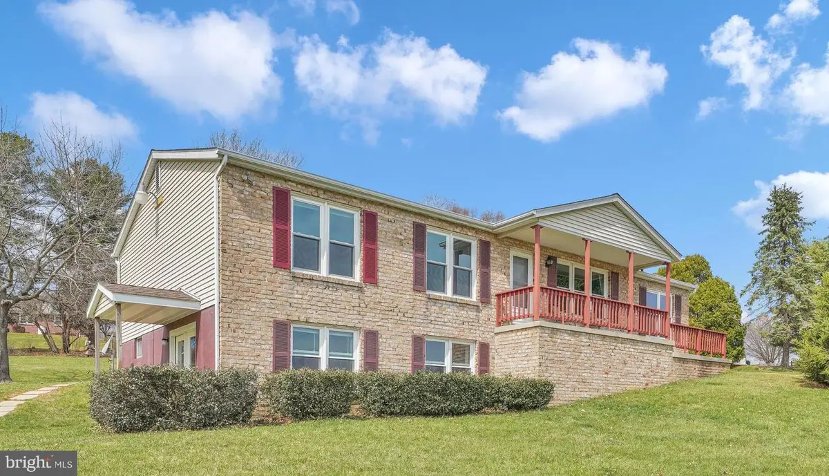 3036 Crown Cir, Manchester, MD 21102 - Image #1