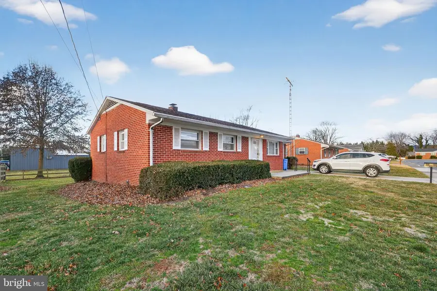 316 Taney Dr, Taneytown, MD 21787 - #2