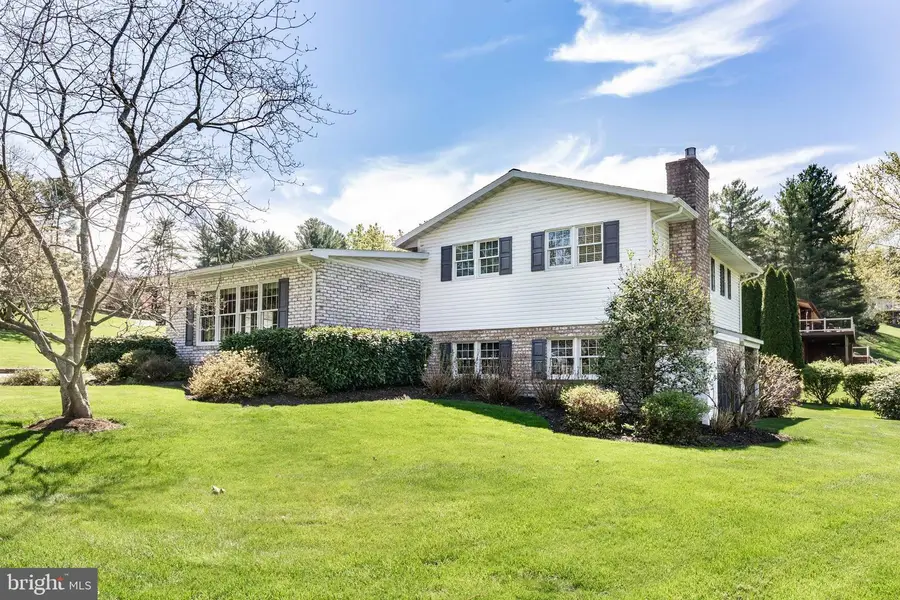 832 Winchester Dr, Westminster, MD 21157 - #2