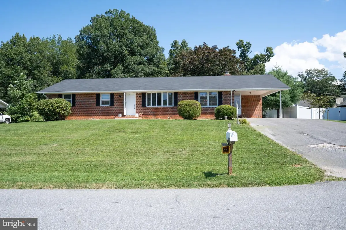 7005 Beachmont Dr, Sykesville, MD 21784 - #1