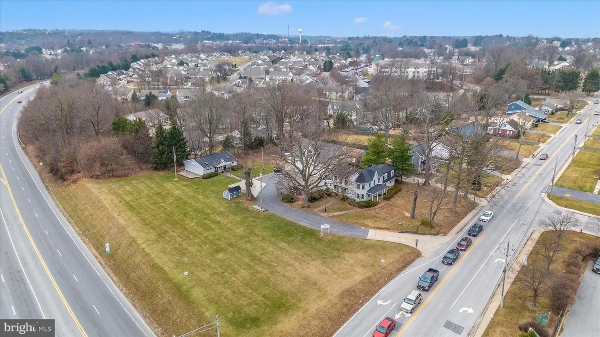 806 Park Ave, Mount Airy, MD 21771 - #1