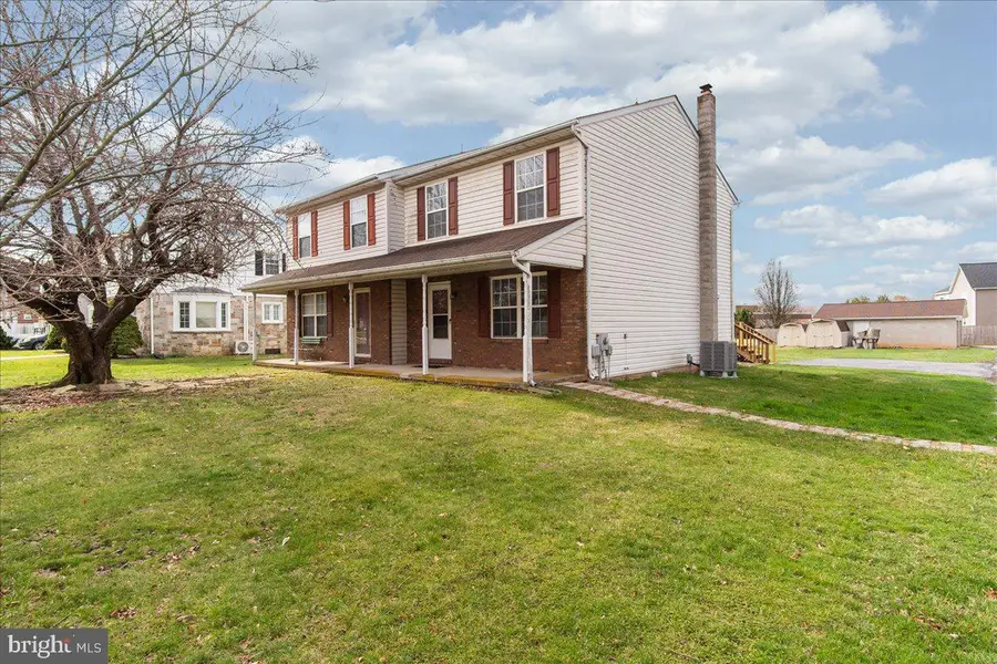 334 E Baltimore St, Taneytown, MD 21787 - #2