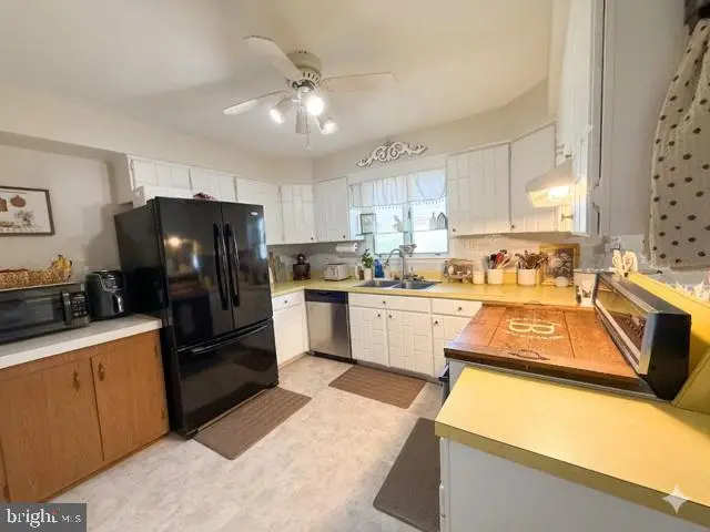 2438 Ebbvale Rd, Manchester, MD 21102 - #3