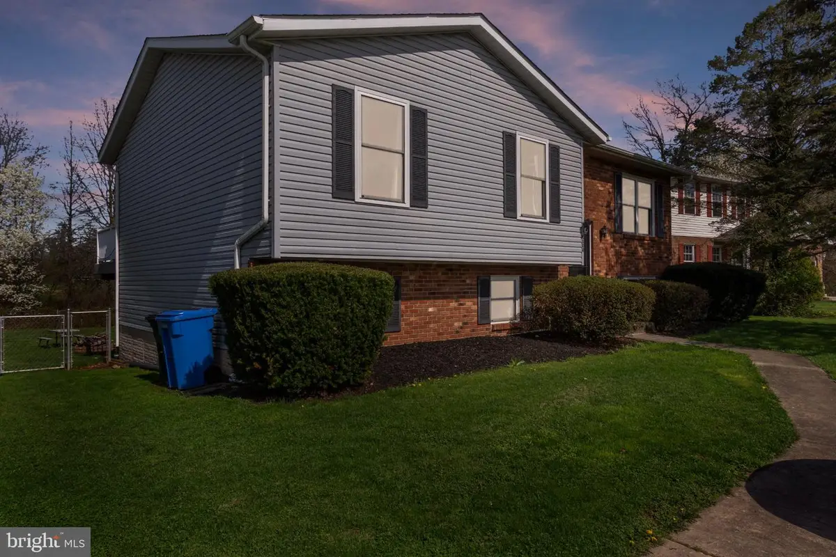 204 Grand Dr, Taneytown, MD 21787 - #1