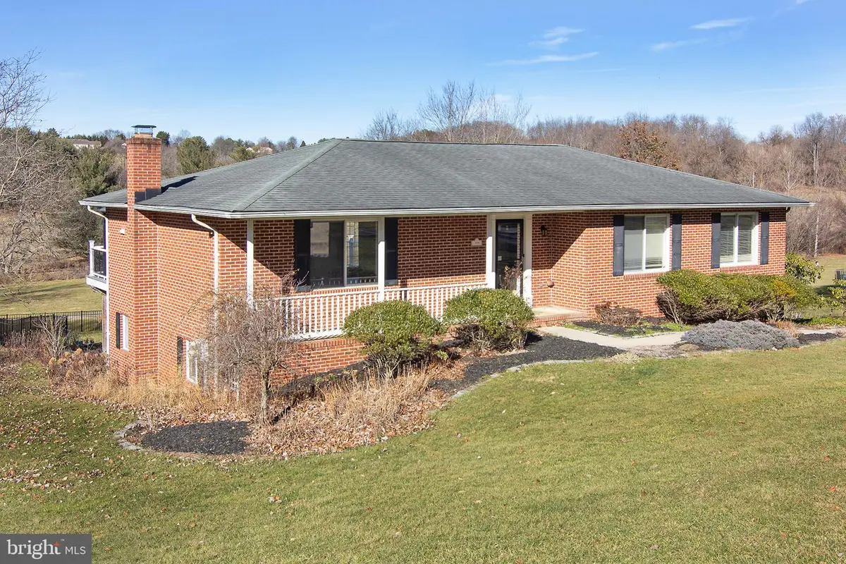 308 Avalon Ln, Westminster, MD 21158 - #1