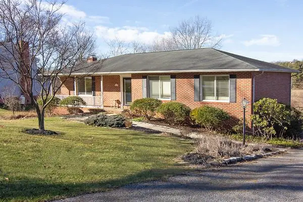 308 Avalon Ln, Westminster, MD 21158 - #2