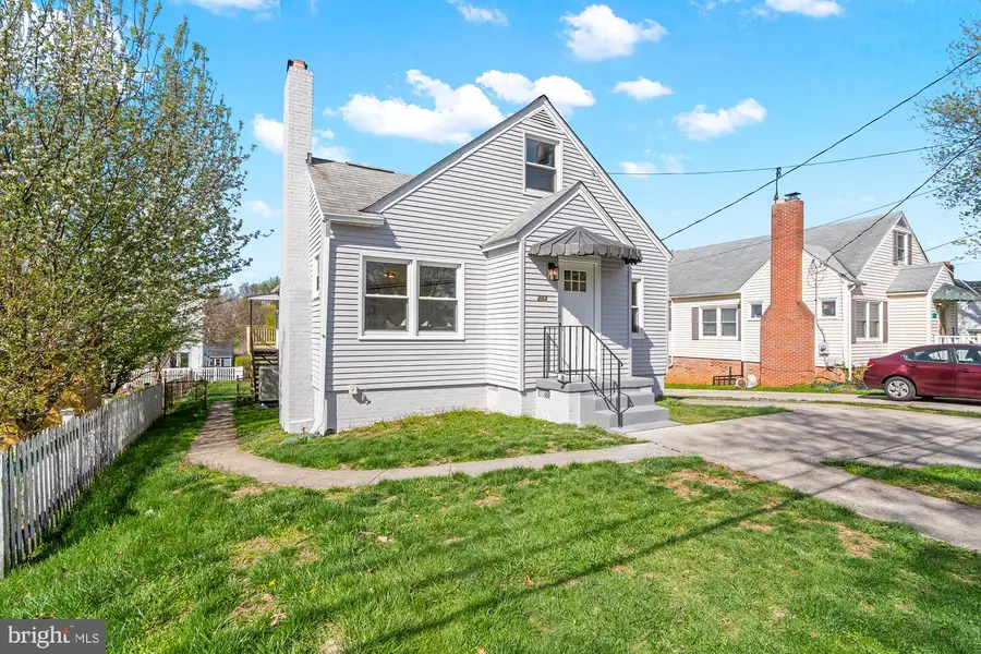 203 Montgomery Ave, Mount Airy, MD 21771 - #3