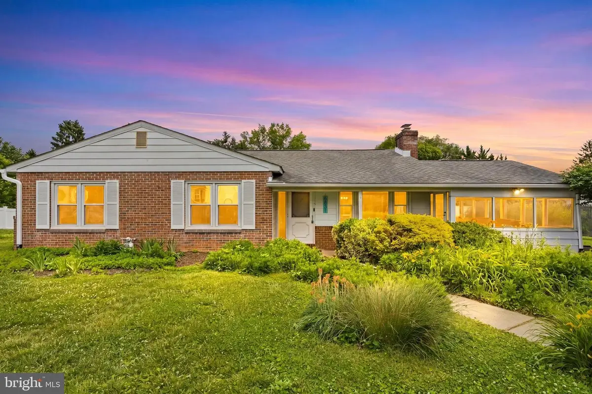 6831 Ridge Rd, Marriottsville, MD 21104 - #1