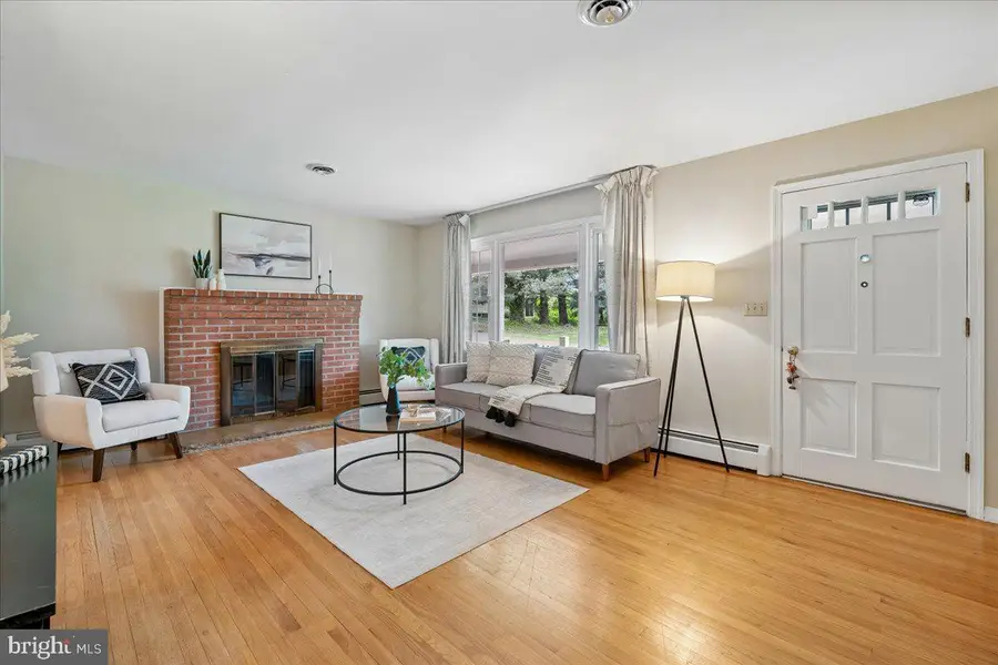6203 W Hemlock Dr, Sykesville, MD 21784 - #2