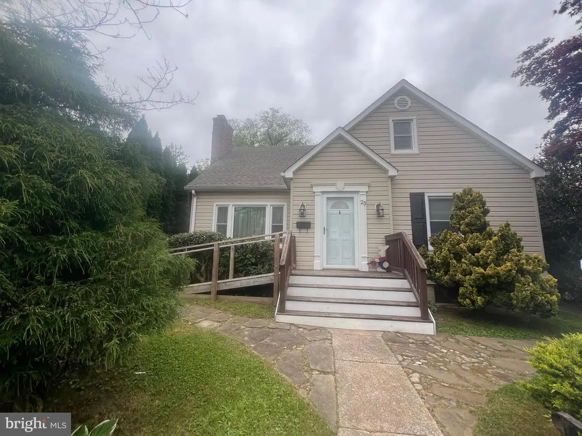 25 Kemper Ave, Westminster, MD 21157 - #1
