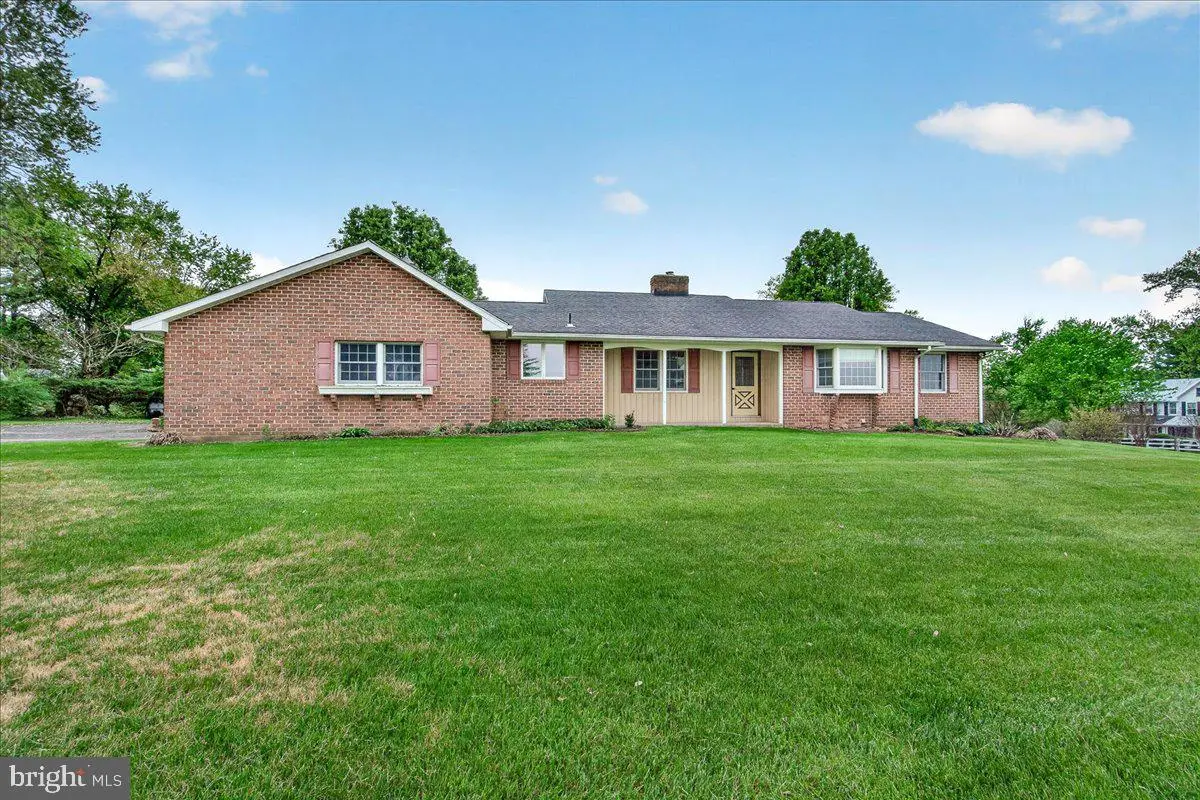 9 W Obrecht Rd, Sykesville, MD 21784 - #1