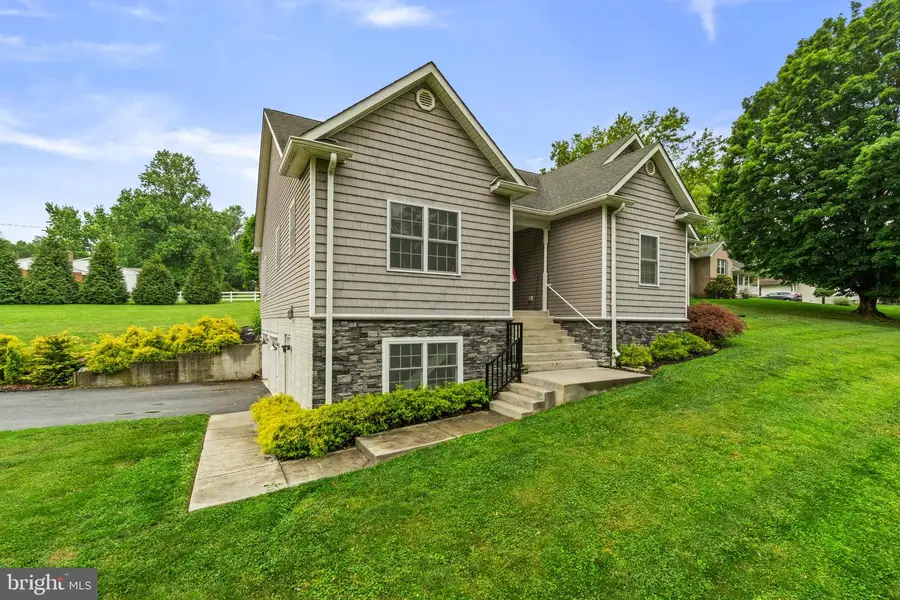 4302 Howard Dr, Sykesville, MD 21784 - #3