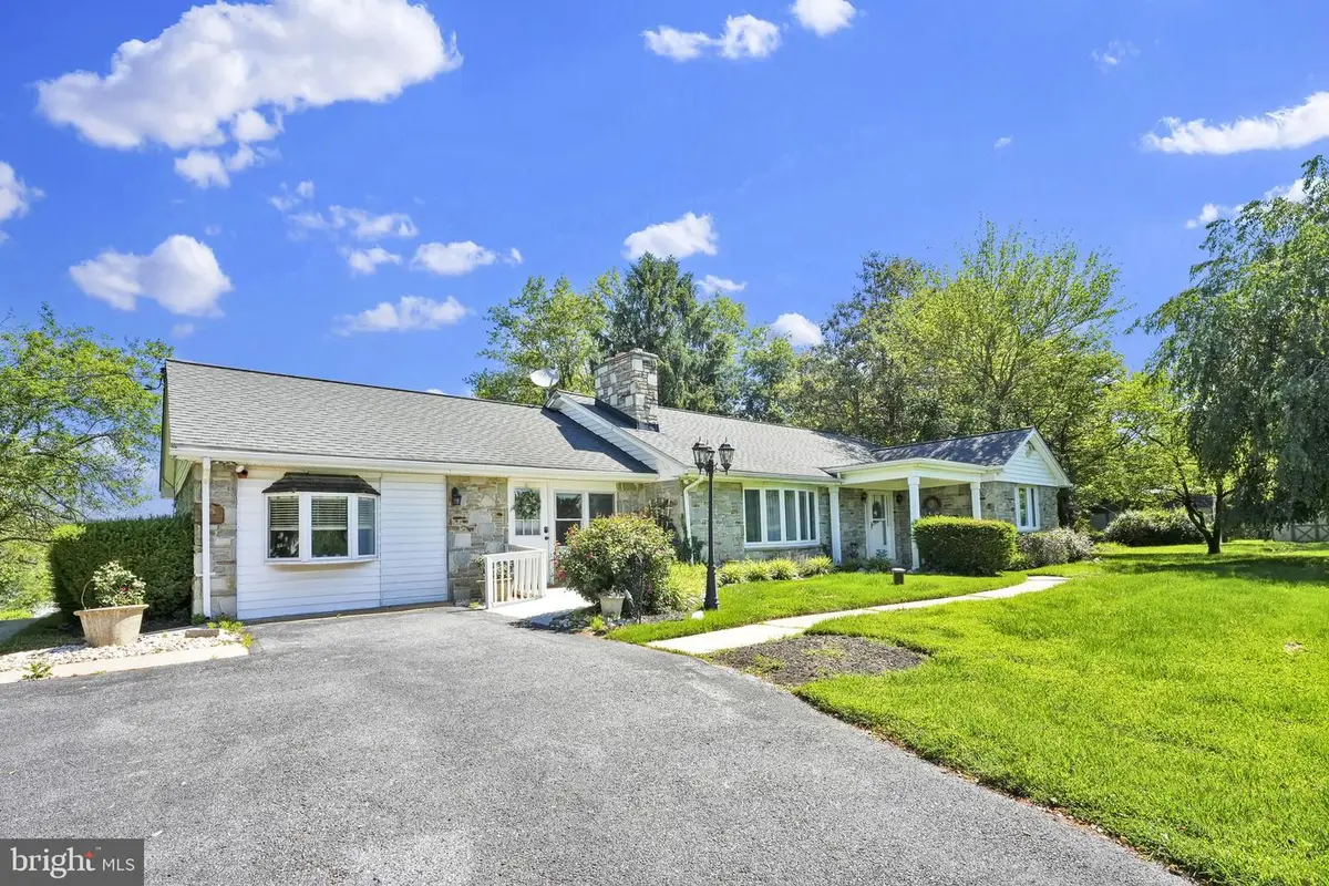 3300 Hawks Hill Rd, New Windsor, MD 21776 - #1