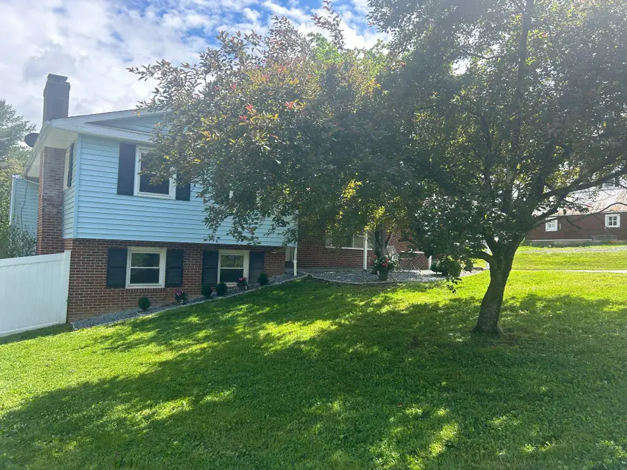 119 Schoolhouse Rd, Sykesville, MD 21784 - #2