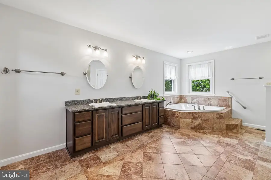902 Clauser Ct, New Windsor, MD 21776 - #3
