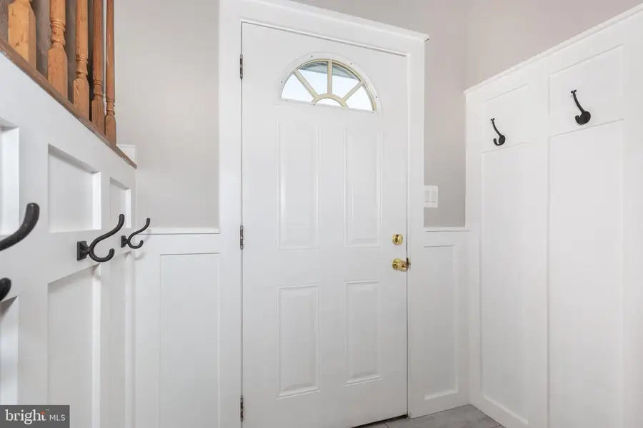 213 Roth Ave, Taneytown, MD 21787 - #2