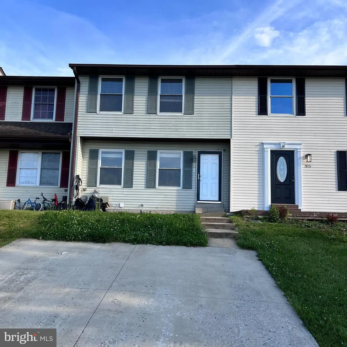 317 Stacy Lee Dr, Westminster, MD 21158 - #1