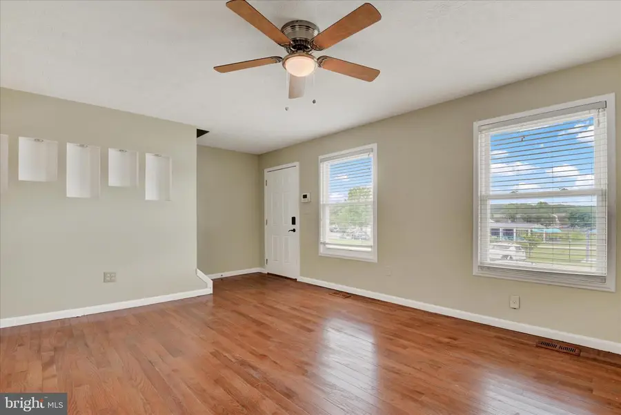 317 Stacy Lee Dr, Westminster, MD 21158 - #3