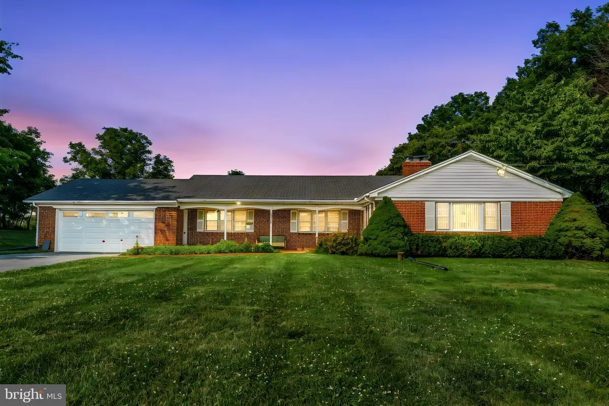 5049 Braddock Rd, Woodbine, MD 21797 - #1